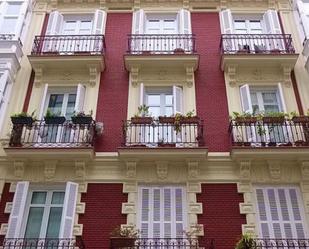 Vista exterior de Pis en venda en Bilbao  amb Aire condicionat, Calefacció i Parquet
