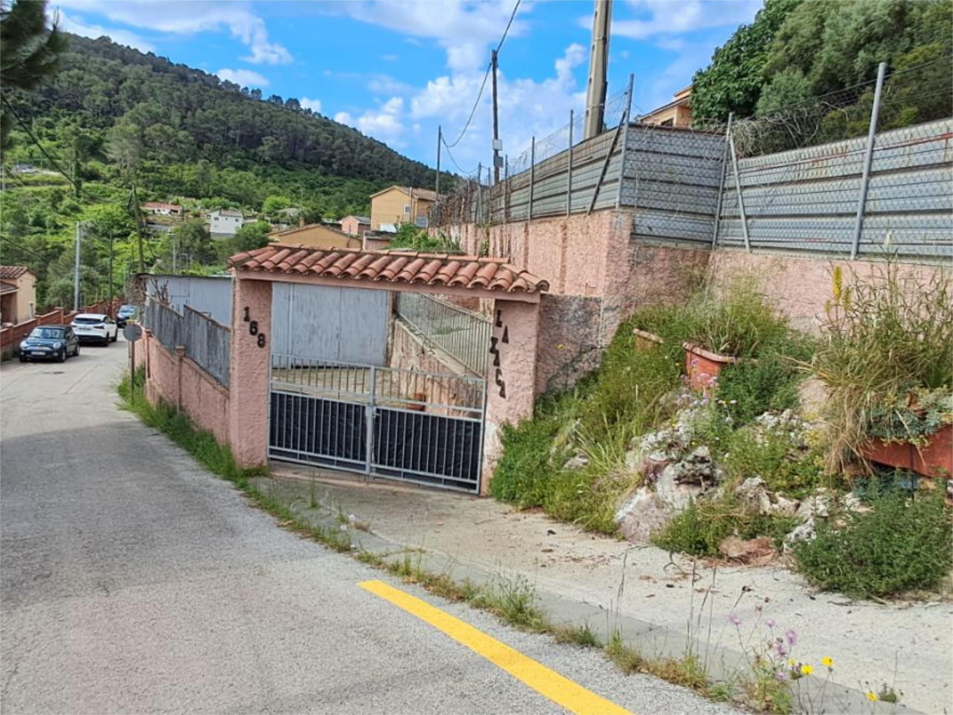 Vista exterior de Pis en venda en Corbera de Llobregat amb Aire condicionat i Terrassa