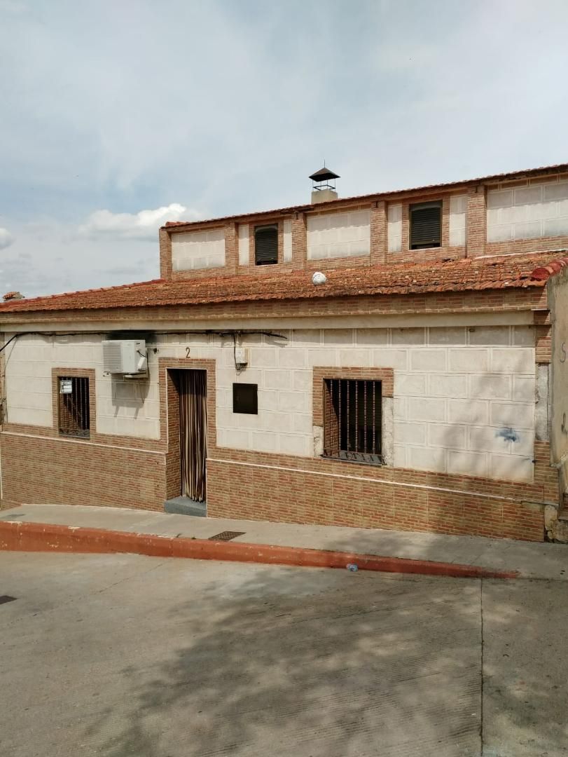 Vista exterior de Casa adosada en venda en Puertollano