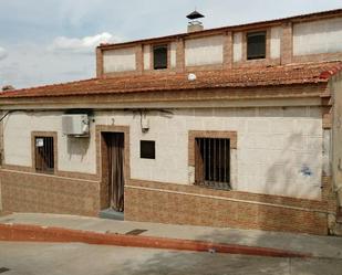 Vista exterior de Casa adosada en venda en Puertollano