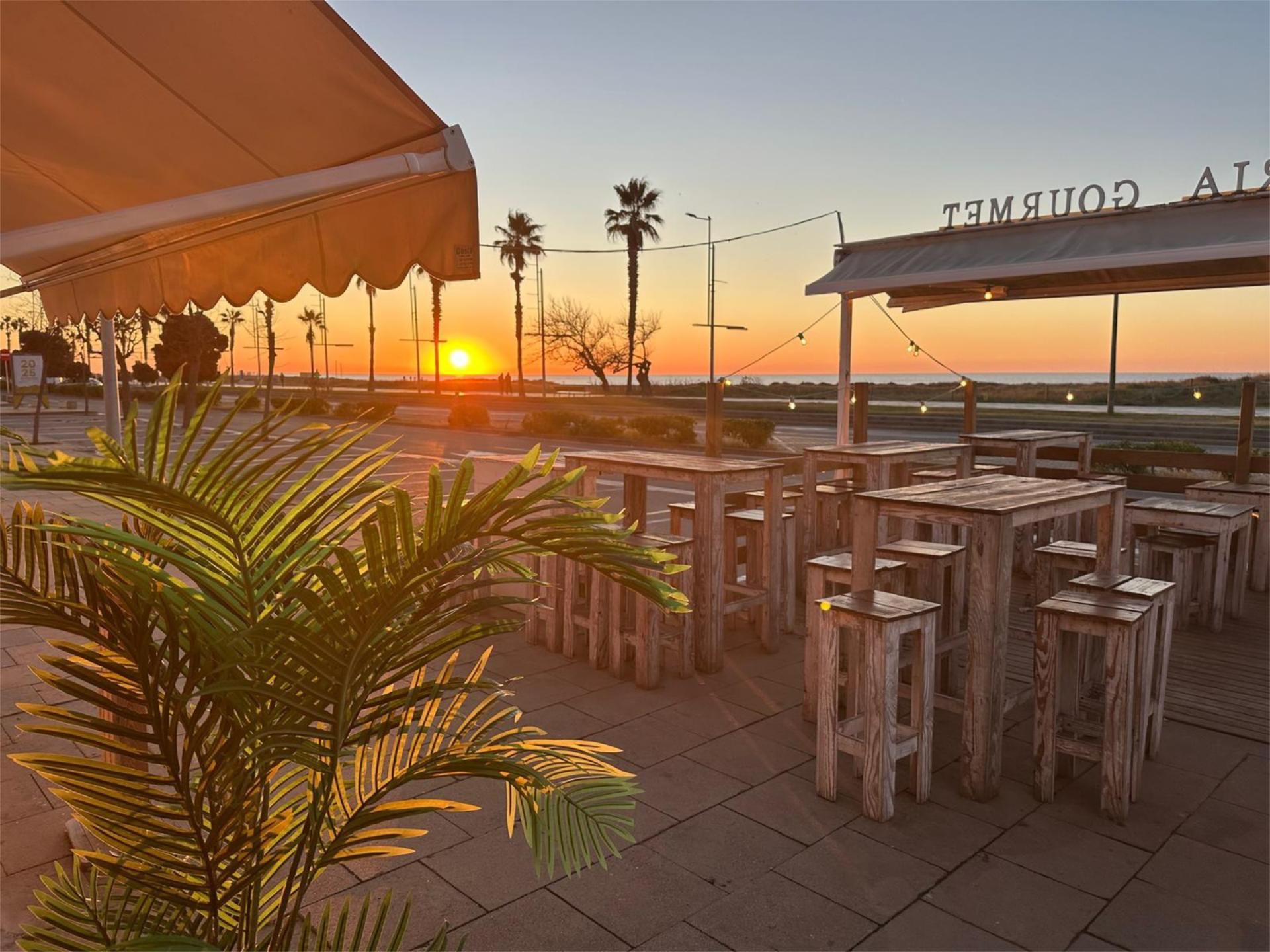 Local en traspaso en Passeig Marítim, 86, La Pineda Terraza de Local en traspaso en Castelldefels