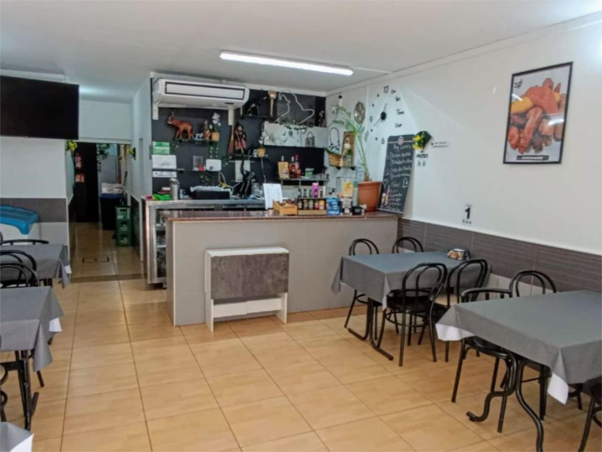 Local en traspaso en L'Hospitalet de Llobregat con Aire acondicionado, Calefacción y Amueblado