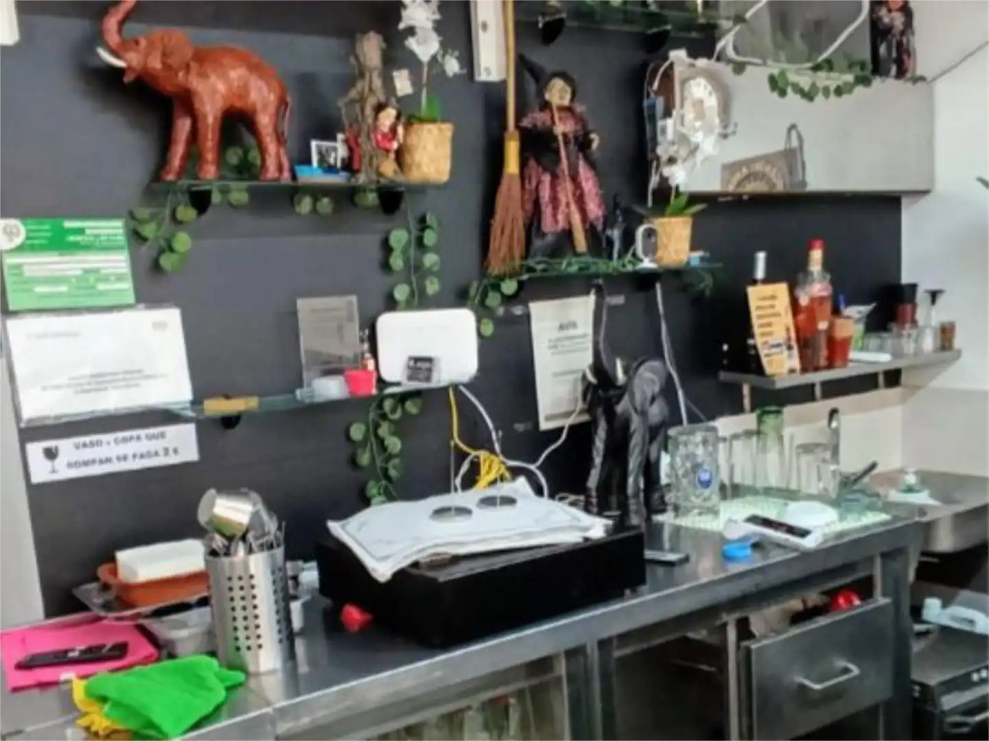 Local en traspaso en Carrer de Pujós, 58, Collblanc Cocina de Local en traspaso en L'Hospitalet de Llobregat con Aire acondicionado, Calefacción y Amueblado
