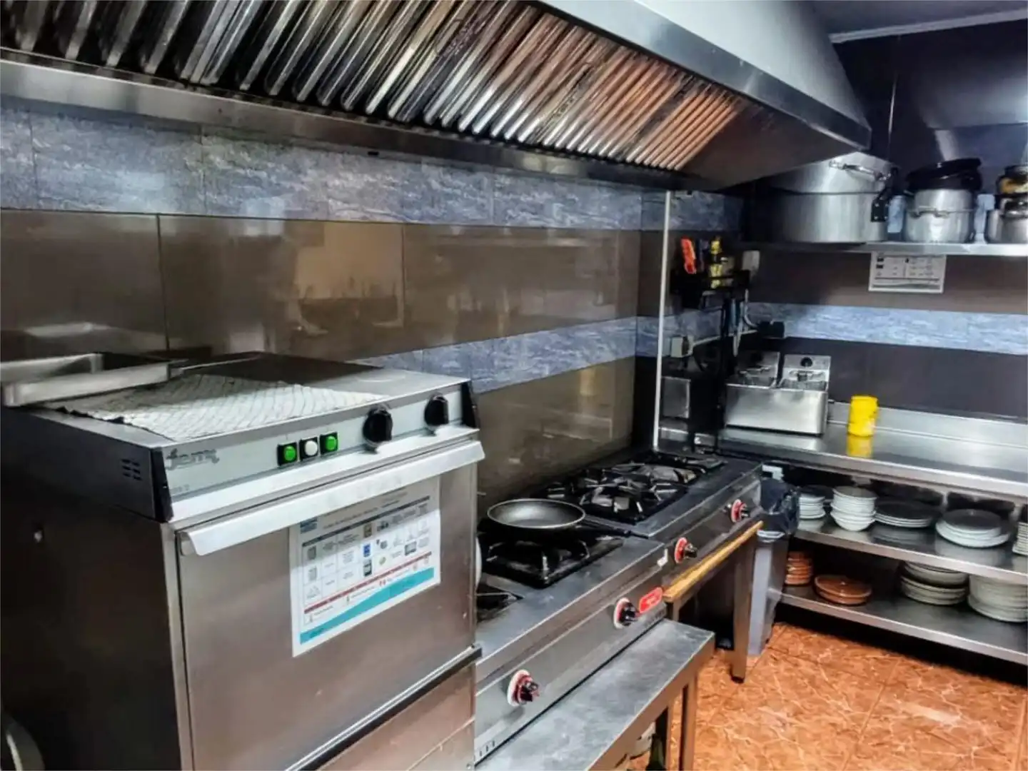 Local en traspaso en Carrer de Pujós, 58, Collblanc Cocina de Local en traspaso en L'Hospitalet de Llobregat con Aire acondicionado, Calefacción y Amueblado