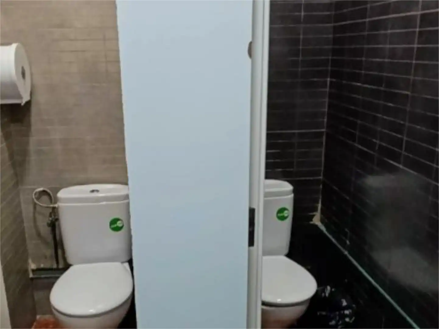 Local en traspaso en Carrer de Pujós, 58, Collblanc Baño de Local en traspaso en L'Hospitalet de Llobregat con Aire acondicionado, Calefacción y Amueblado