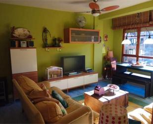 Sala d'estar de Pis de lloguer en Castrillón amb Calefacció, Terrassa i Moblat