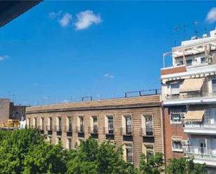Vista exterior de Pis en venda en  Sevilla Capital amb Terrassa