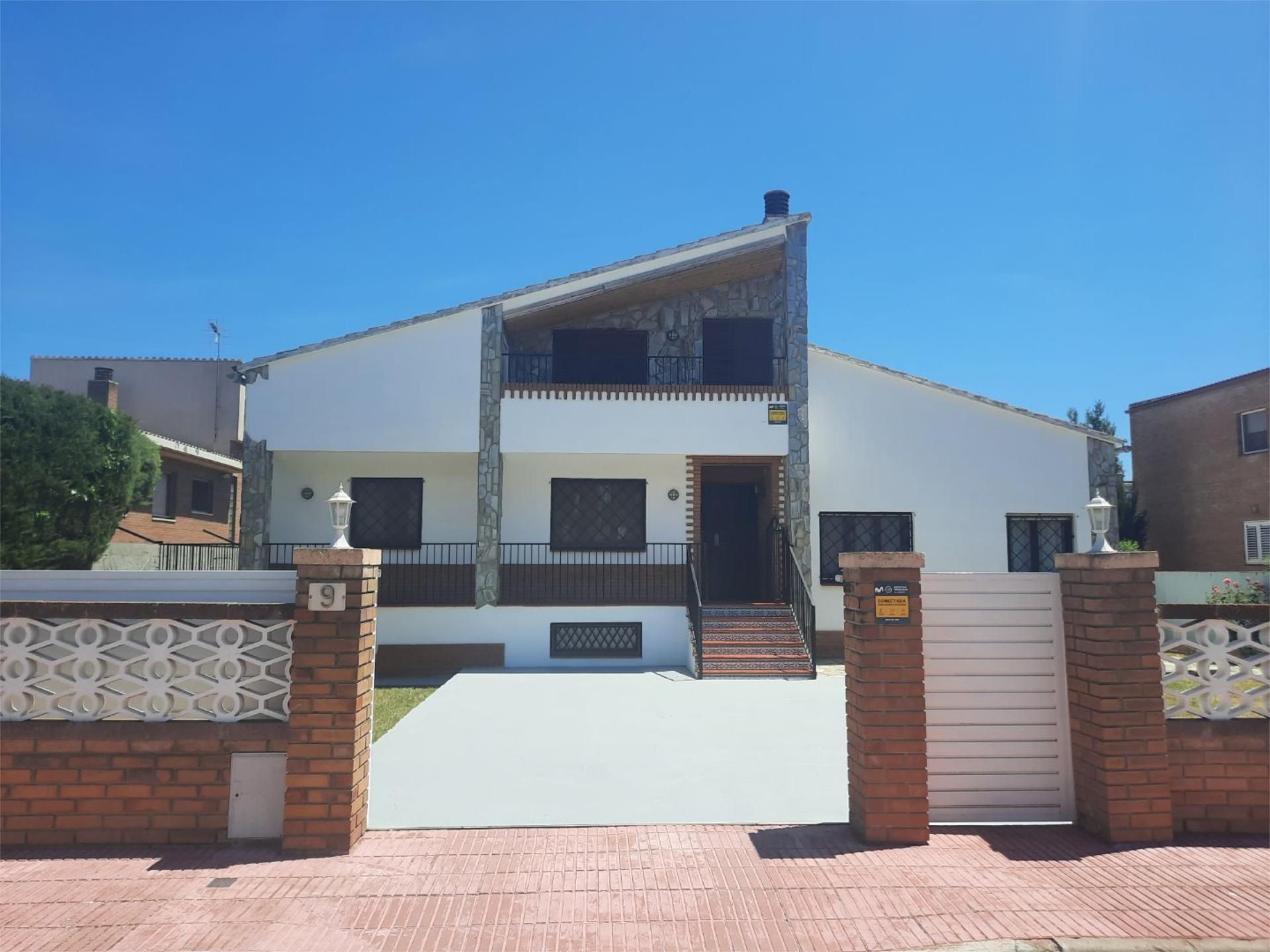 Exterior view of House or chalet for sale in Alpicat  with Terrace, Swimming Pool and Balcony