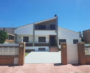 Vista exterior de Casa o xalet en venda en Alpicat amb Terrassa, Piscina i Balcó
