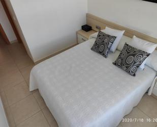 Dormitori de Apartament de lloguer en La Pobla de Farnals amb Aire condicionat i Terrassa