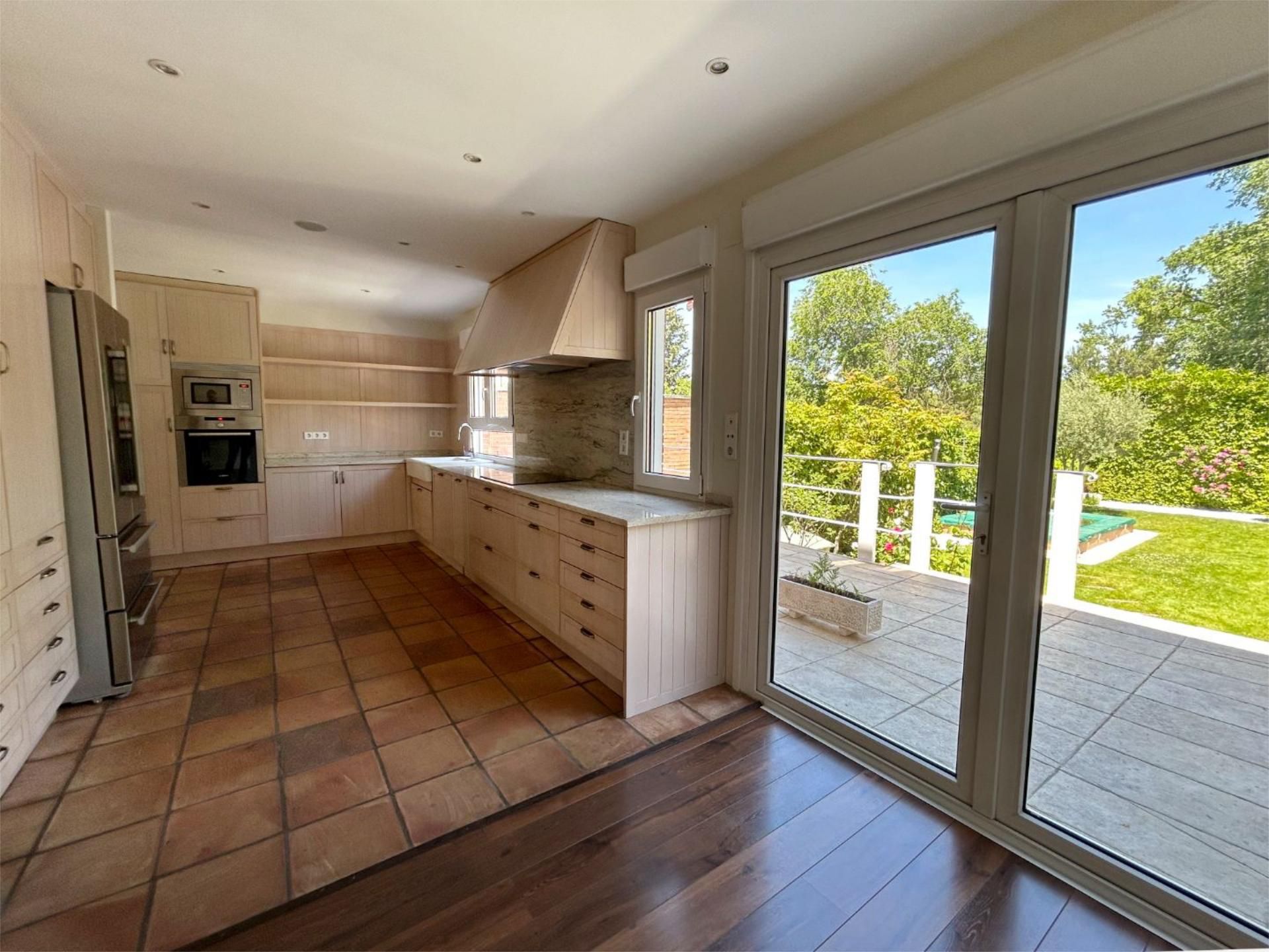 Kitchen of House or chalet for sale in  Madrid Capital  with Air Conditioner, Heating and Private garden