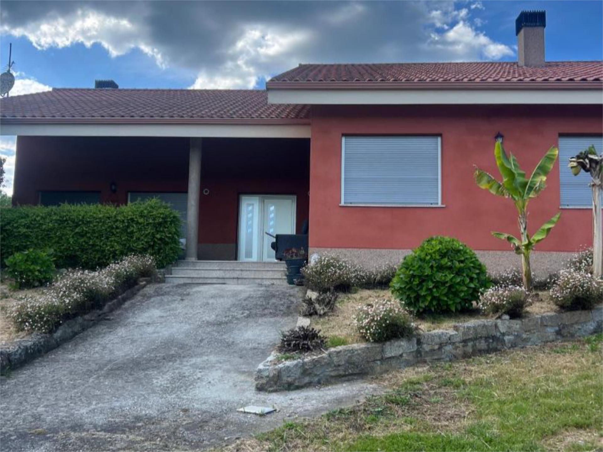 Exterior view of Planta baja for sale in Toén  with Heating, Private garden and Parquet flooring