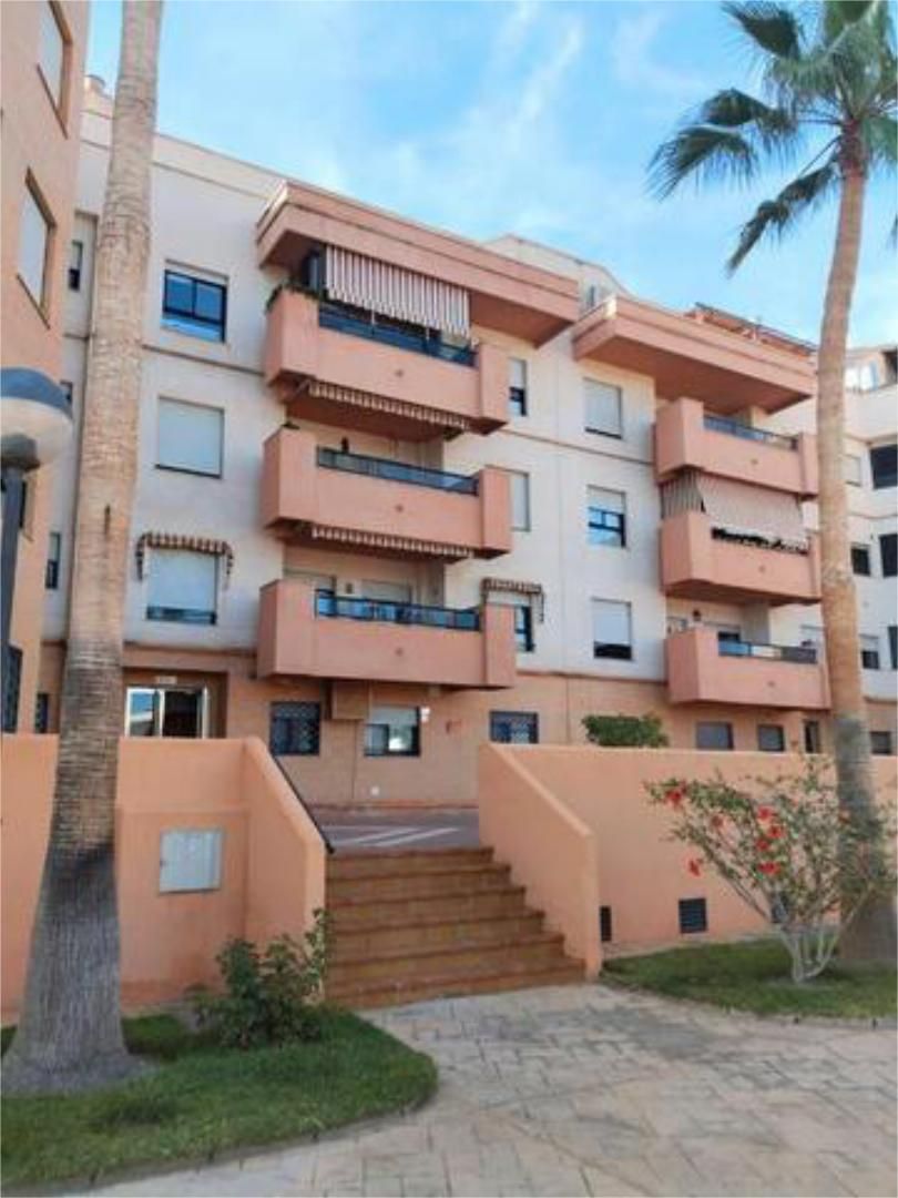 Vista exterior de Pis en venda en Motril amb Jardí privat i Piscina