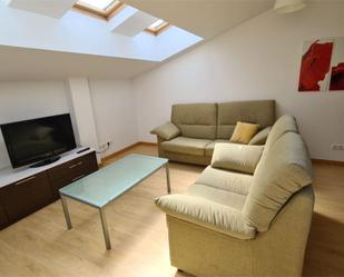 Wohnzimmer von Wohnungen miete in Soria Capital  mit Heizung, Parkett und Terrasse