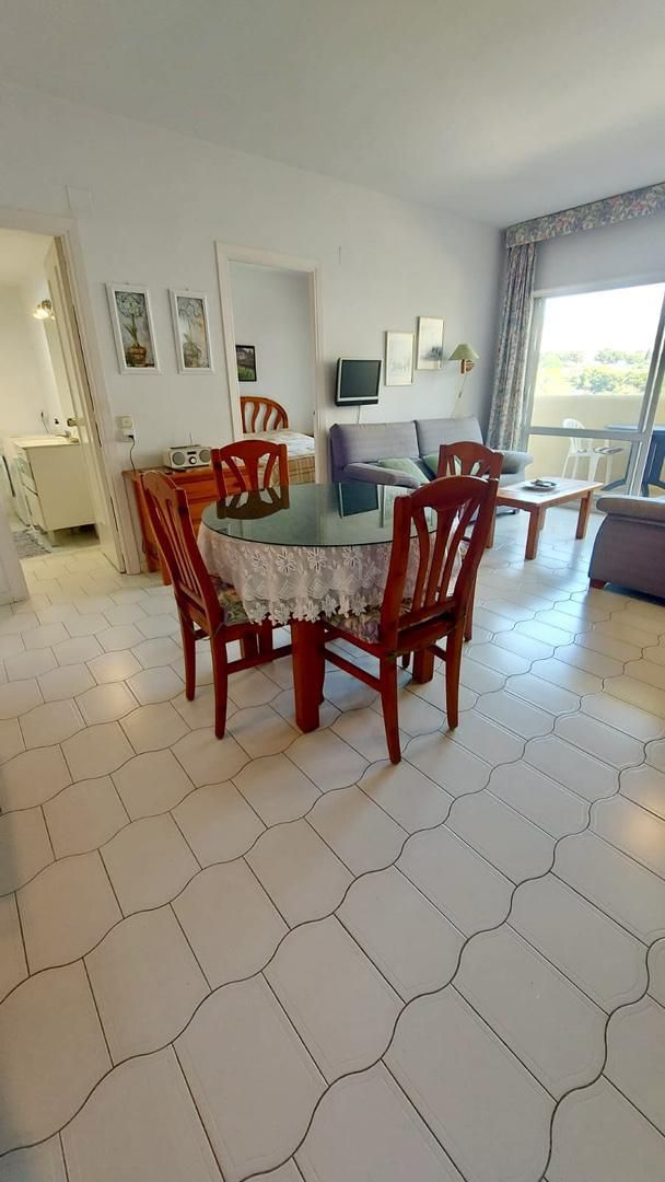 Menjador de Apartament en venda en Benalmádena amb Terrassa i Piscina
