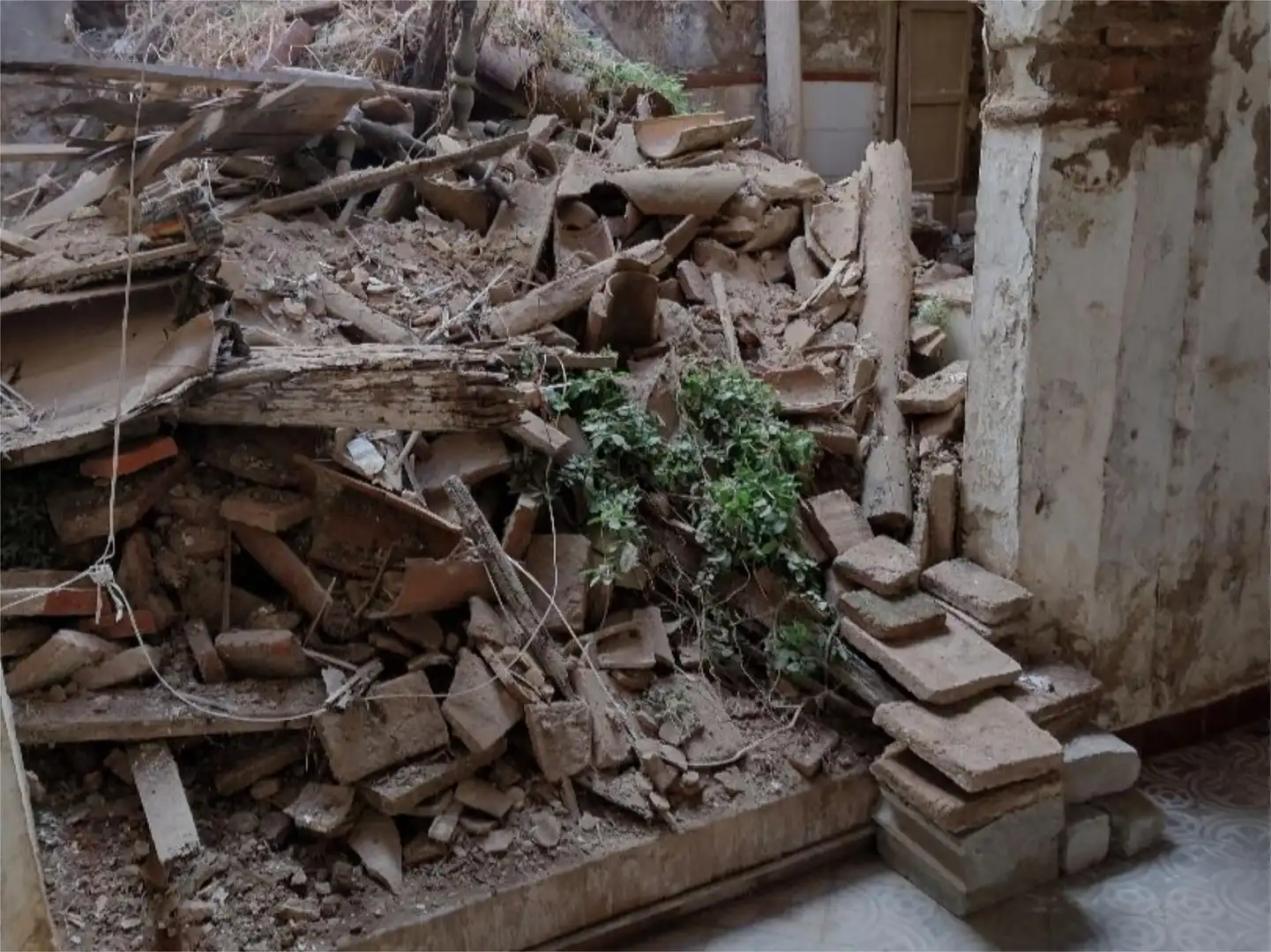 Casa adosada en venda a Calle de Manuel Cabrera, 10, Cazalla de la Sierra Vista exterior de Casa adosada en venda en Cazalla de la Sierra amb Jardí privat
