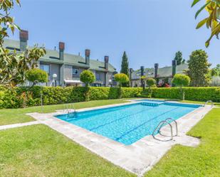 Swimming pool of House or chalet for sale in  Madrid Capital  with Terrace and Swimming Pool