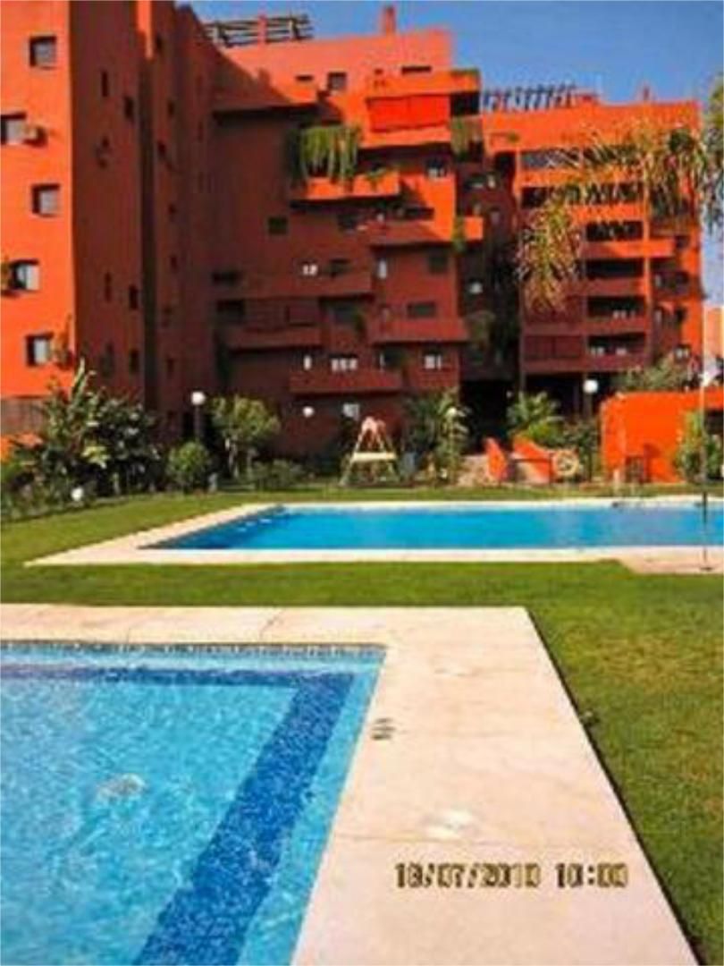 Piscina de Pis de lloguer en Estepona amb Calefacció, Jardí privat i Terrassa