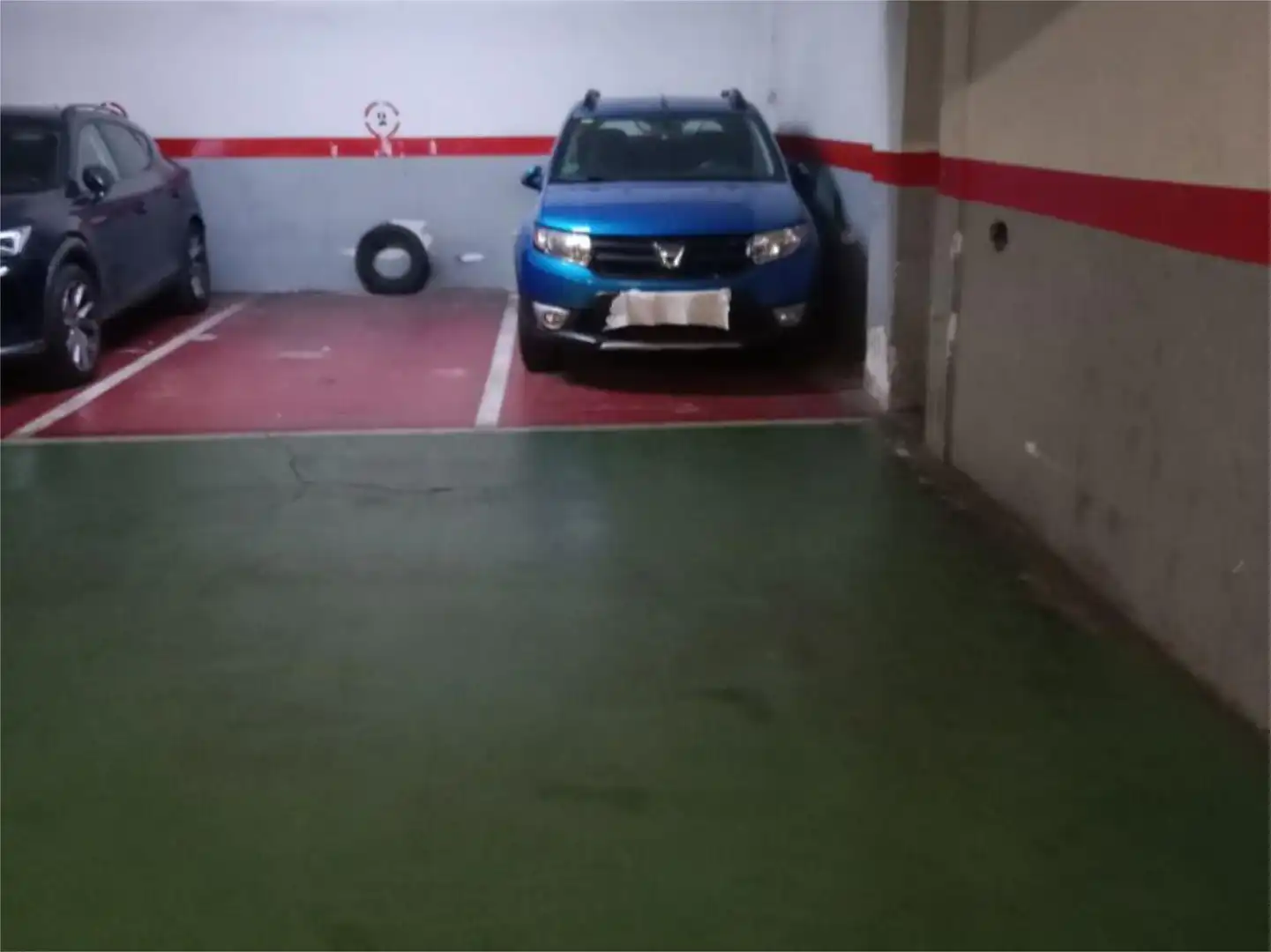Garatge en venda a Avinguda dels Rasos de Peguera, 11, Ciutat Meridiana Aparcament de Garatge en venda en Barcelona
