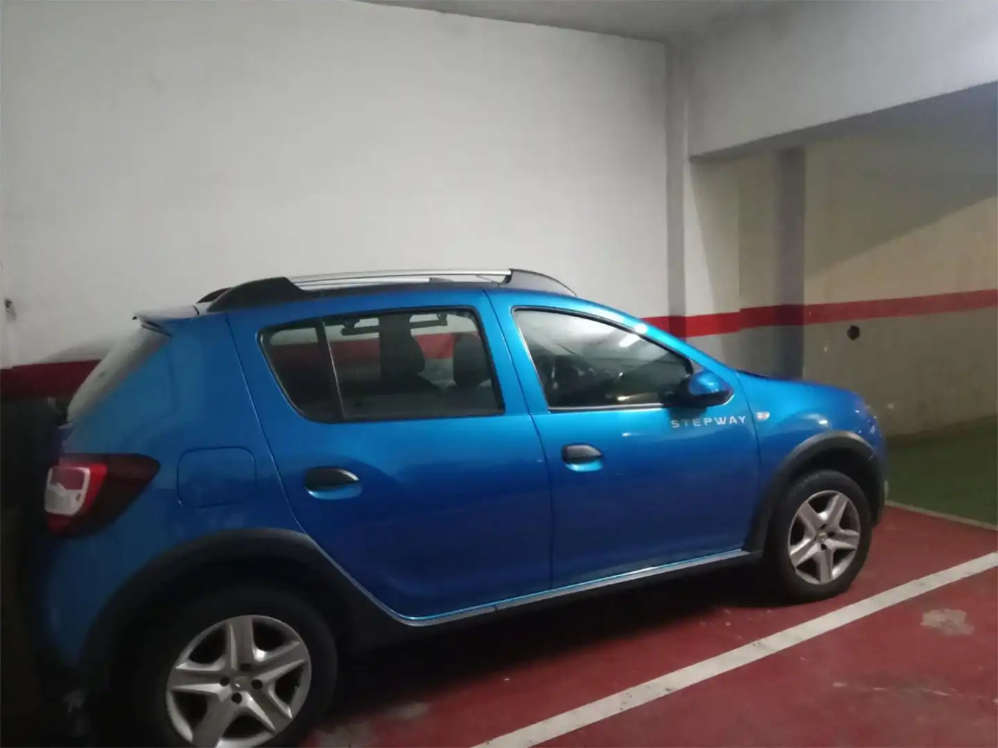 Garatge en venda a Avinguda dels Rasos de Peguera, 11, Ciutat Meridiana Aparcament de Garatge en venda en Barcelona