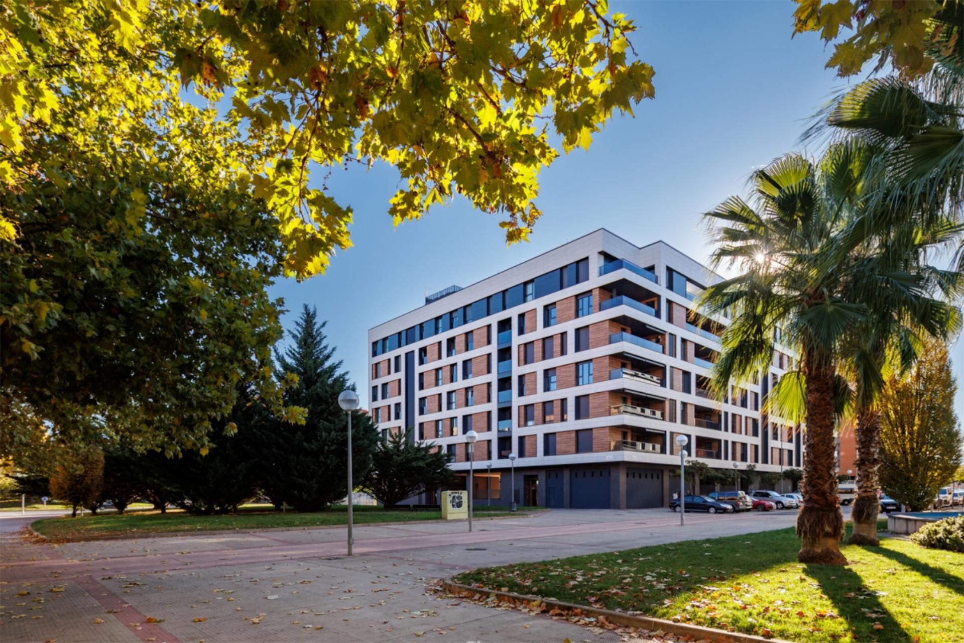 Vista exterior de Garatge de lloguer en  Logroño