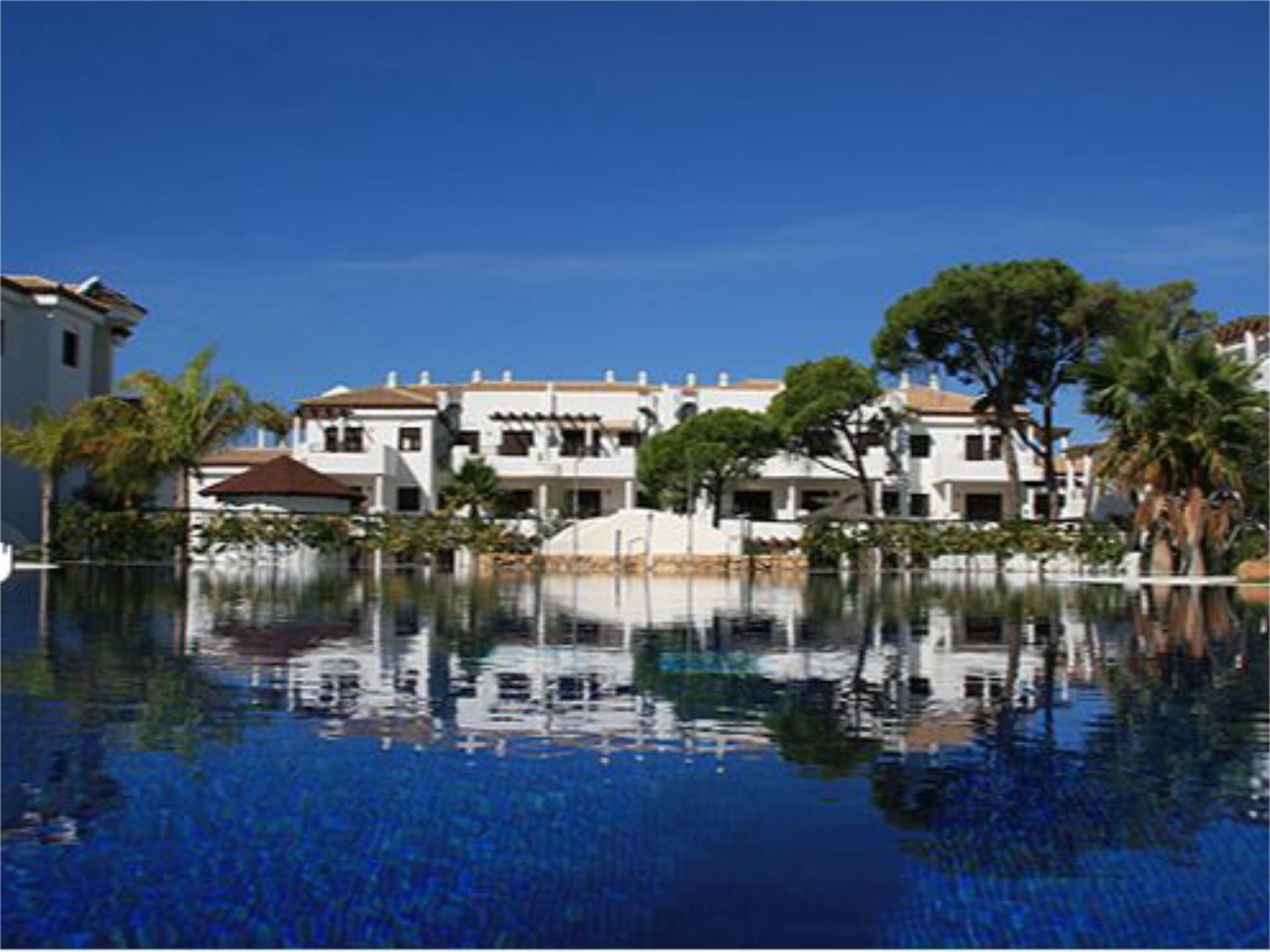 Exterior view of Flat to rent in Chiclana de la Frontera  with Air Conditioner, Heating and Private garden