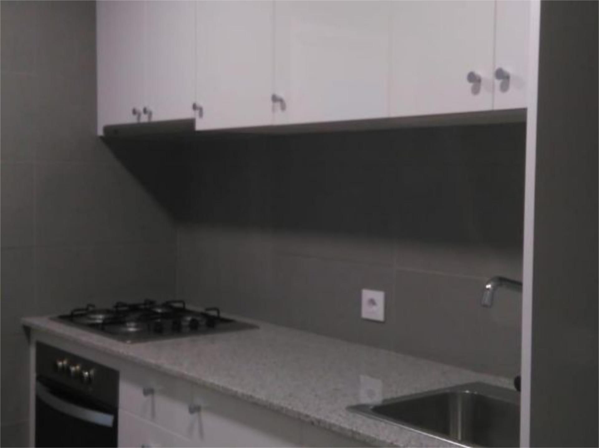 Flat to rent in Carrer de l'Escultor Clarà, 15, La Roureda