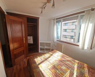 Dormitori de Apartament de lloguer en Vigo  amb Parquet i Moblat