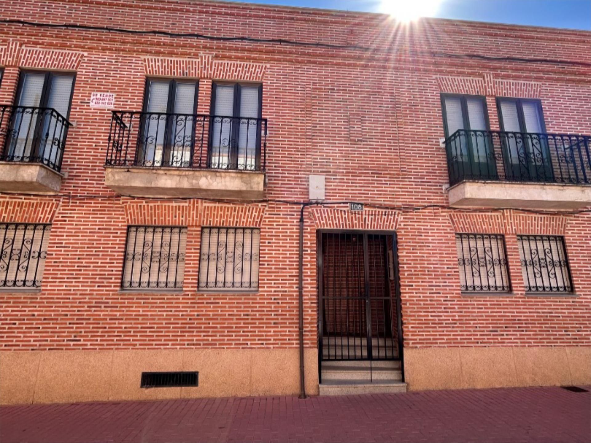 Exterior view of Flat for sale in Alaejos  with Furnished, Community parking and Balcony