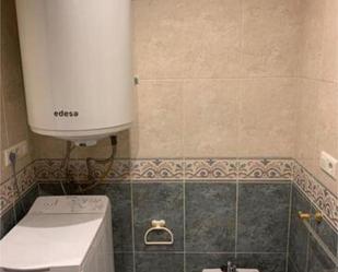 Bathroom of Apartment to rent in O Barco de Valdeorras    with Heating and Furnished