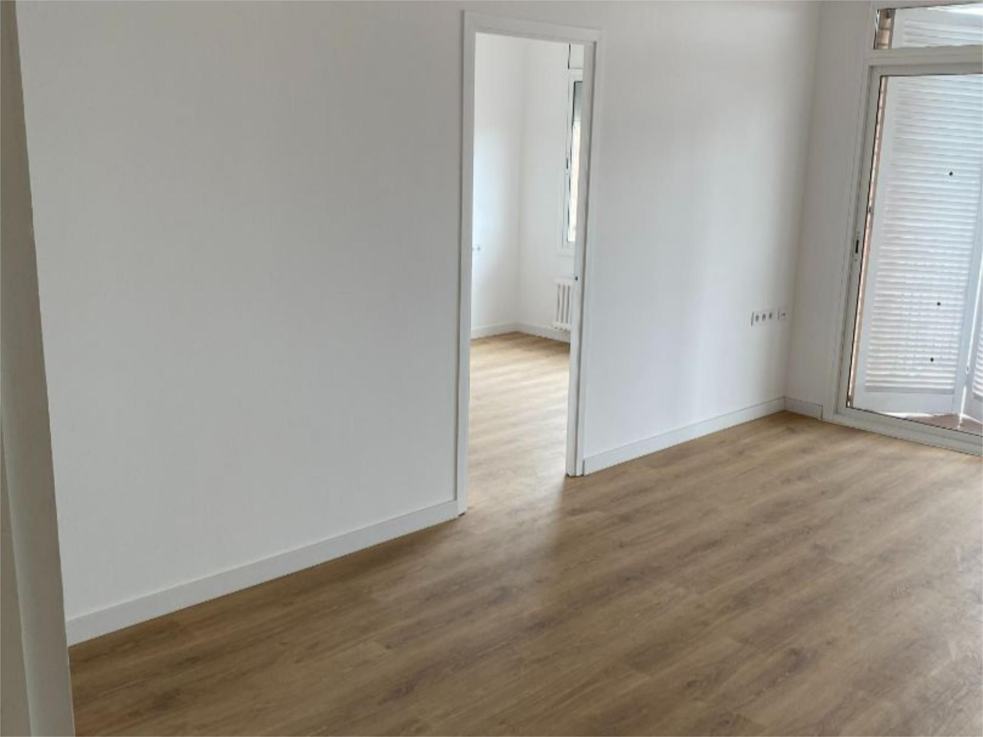 Flat for sale in Sabadell  with Air Conditioner, Heating and Parquet flooring