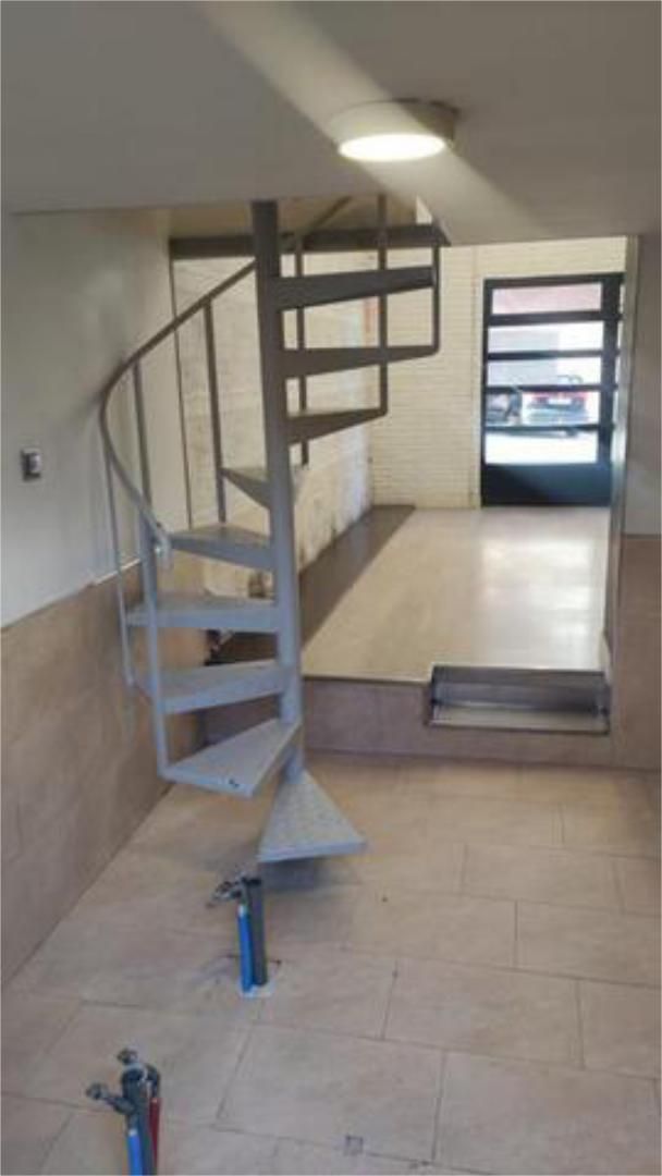 Premises to rent in Carral