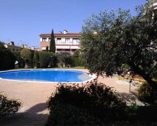 Jardí de Apartament de lloguer en Palamós amb Calefacció, Terrassa i Piscina