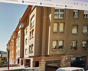Vista exterior de Pis en venda en Villablino amb Calefacció, Parquet i Traster