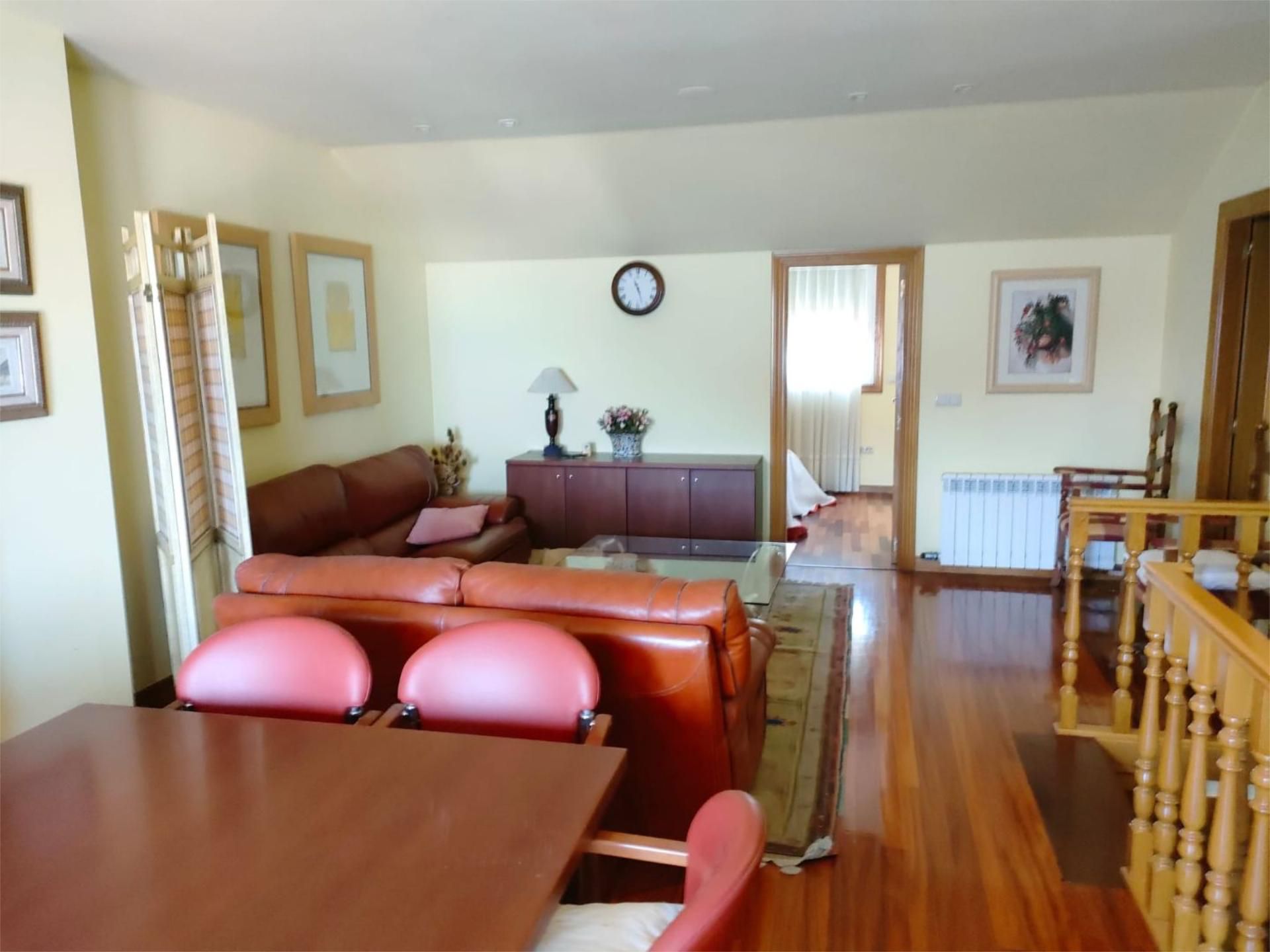 Wohnzimmer von Einfamilien-Reihenhaus miete in Baiona mit Heizung, Privatgarten und Parkett