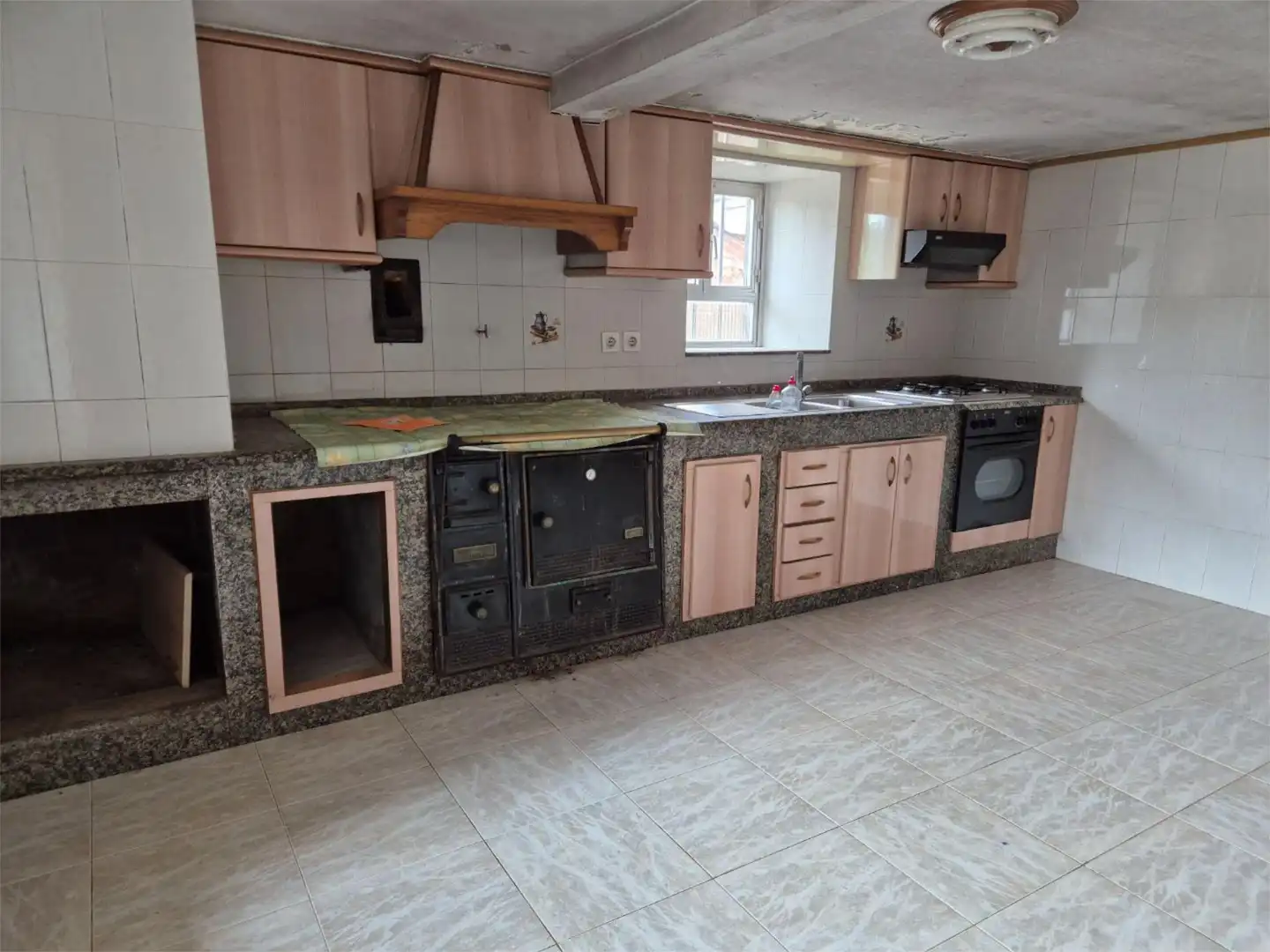 Wohnung zum Verkauf in Castriz, 9, Santa Comba Küche von Wohnung zum Verkauf in Santa Comba