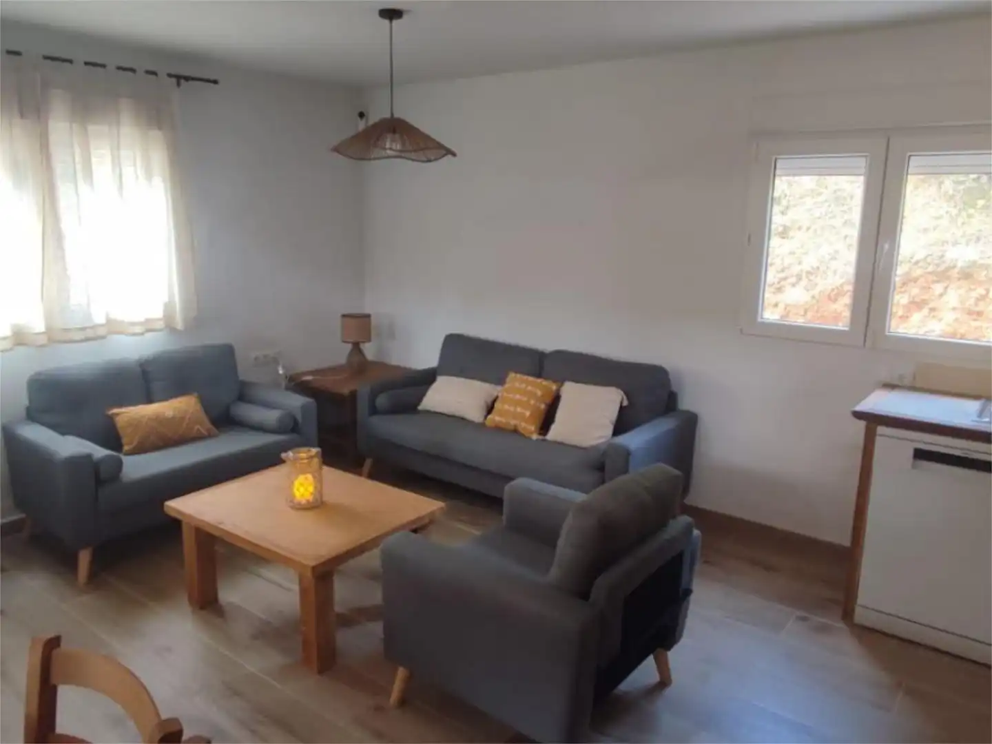 Sala de estar de Casa o chalet de alquiler en Valdecaballeros con Aire acondicionado, Calefacción y Jardín privado