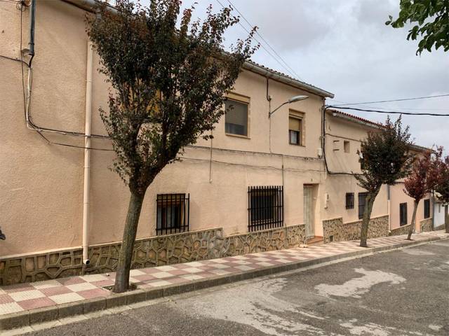Casa adosada en Venta en Calle Correos, 16 en Robledo
