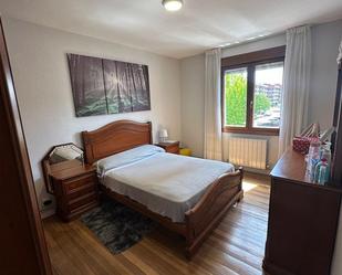 Bedroom of Flat to share in Mungia  with Heating, Parquet flooring and Furnished