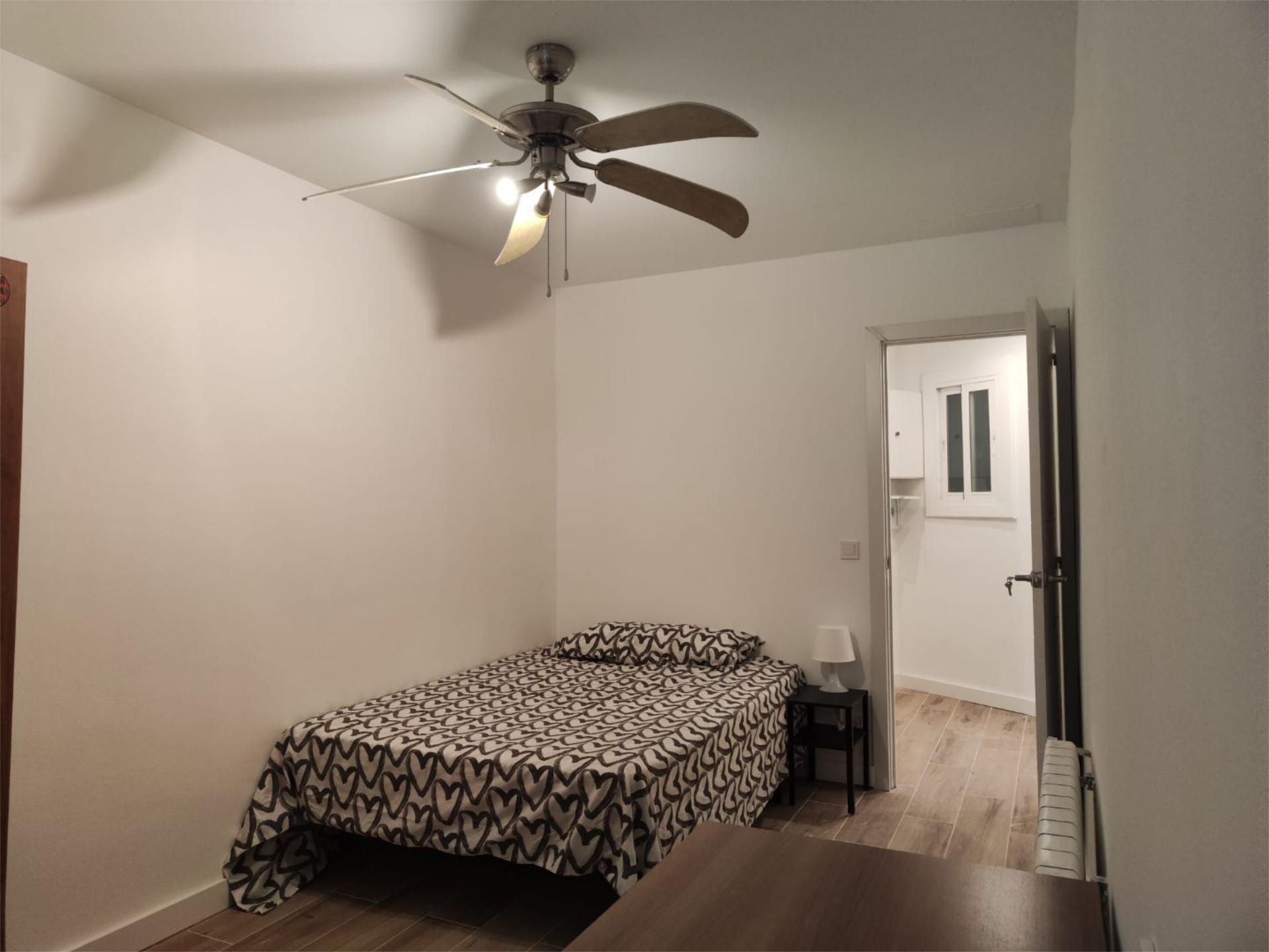 Habitación de Piso para compartir en  Lleida Capital con Calefacción, Amueblado y Balcón
