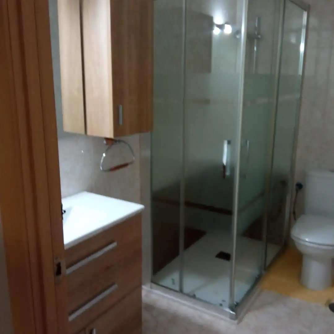 Bathroom of Flat for rent in Albacete  with Air Conditioner, Heating and Parquet flooring