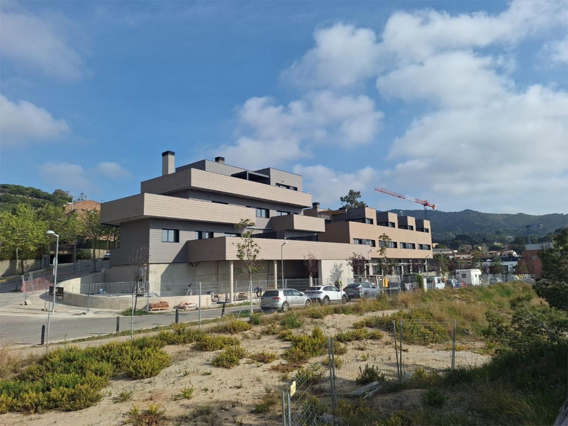 Vista exterior de Pis en venda en Tiana amb Aire condicionat i Terrassa