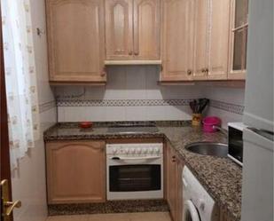 Cuina de Pis de lloguer en Badajoz Capital amb Terrassa i Moblat