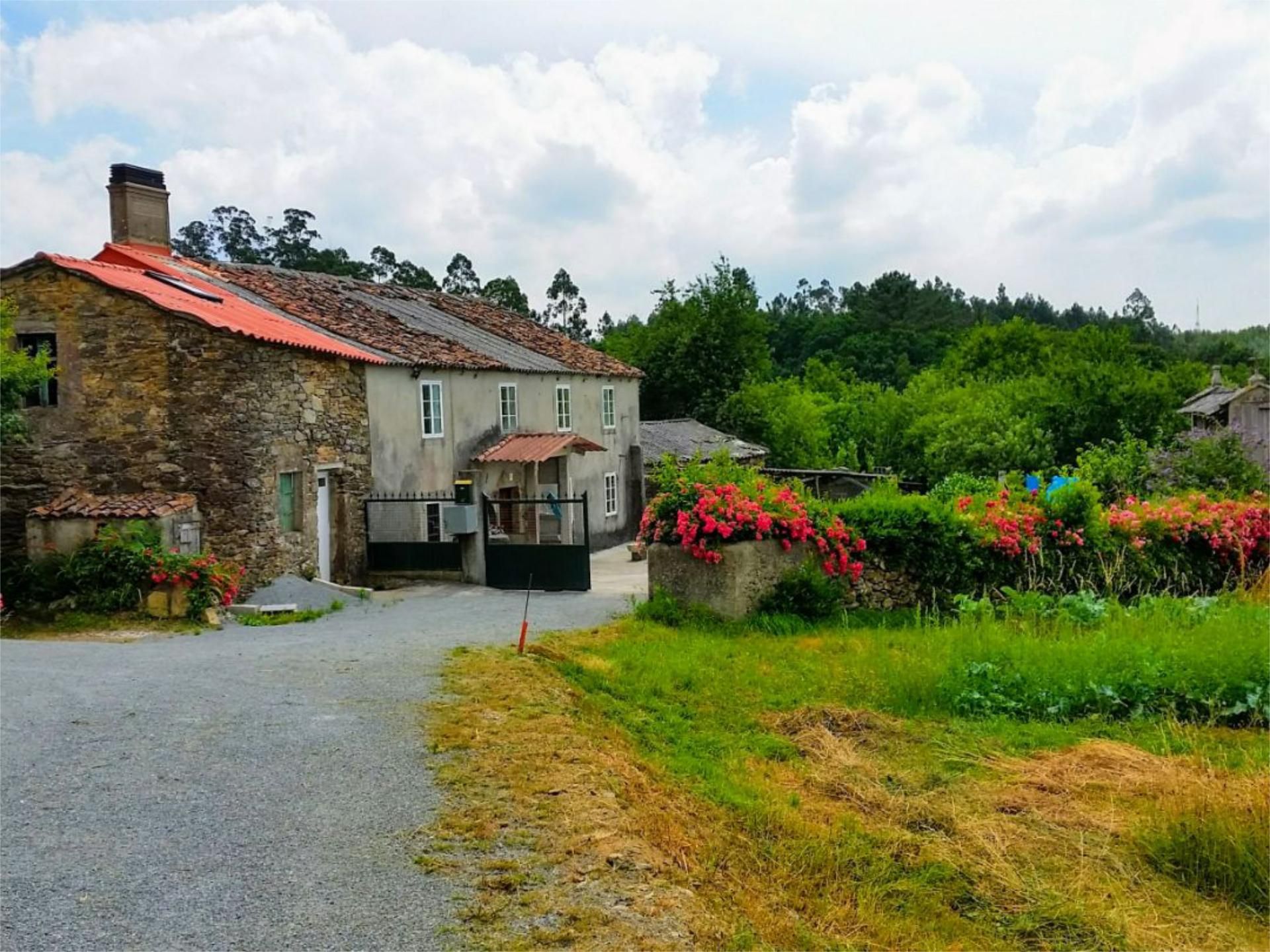 Exterior view of Flat for sale in Santiago de Compostela 