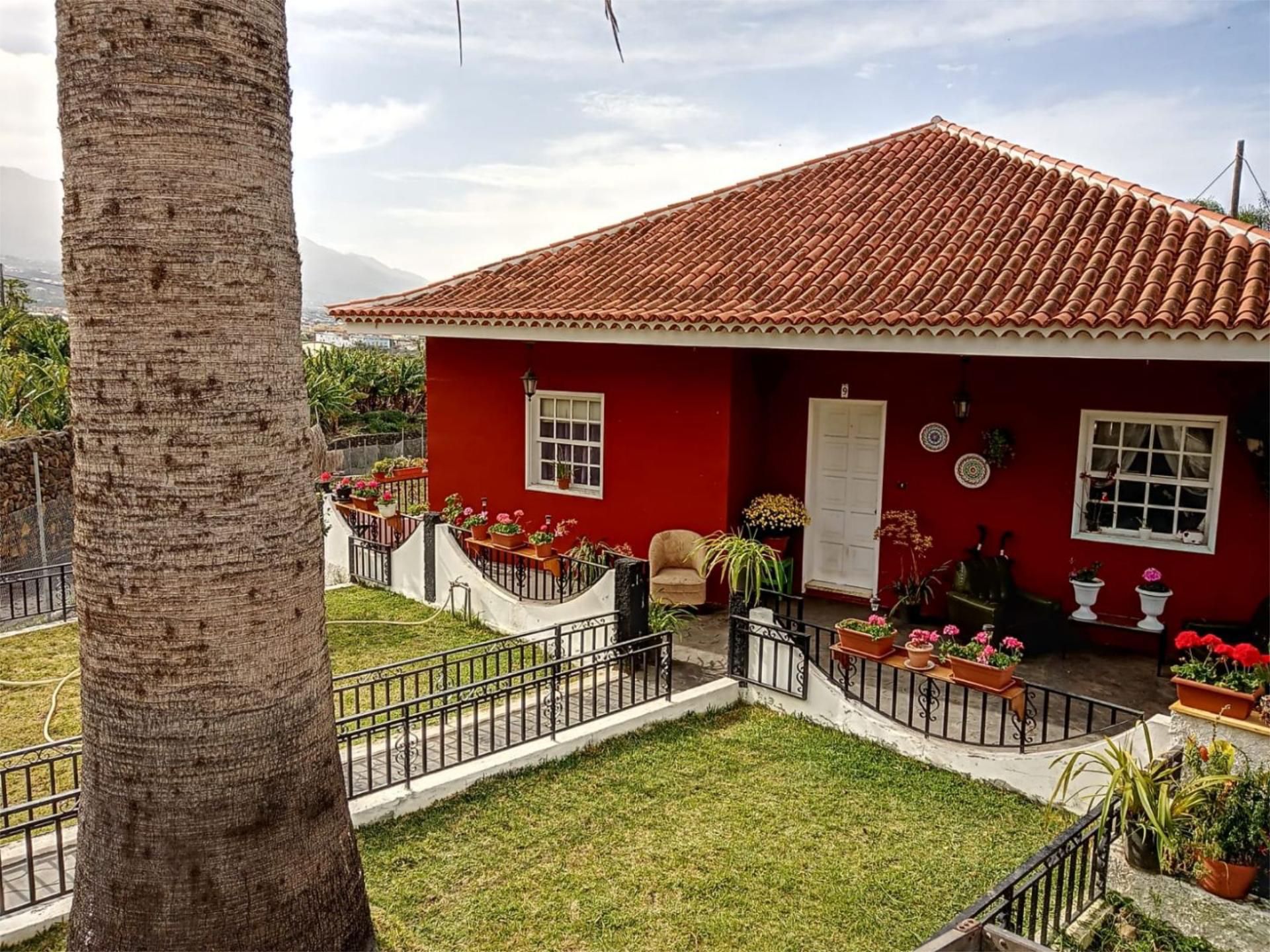 Exterior view of Flat for sale in Los Llanos de Aridane  with Private garden, Terrace and Swimming Pool
