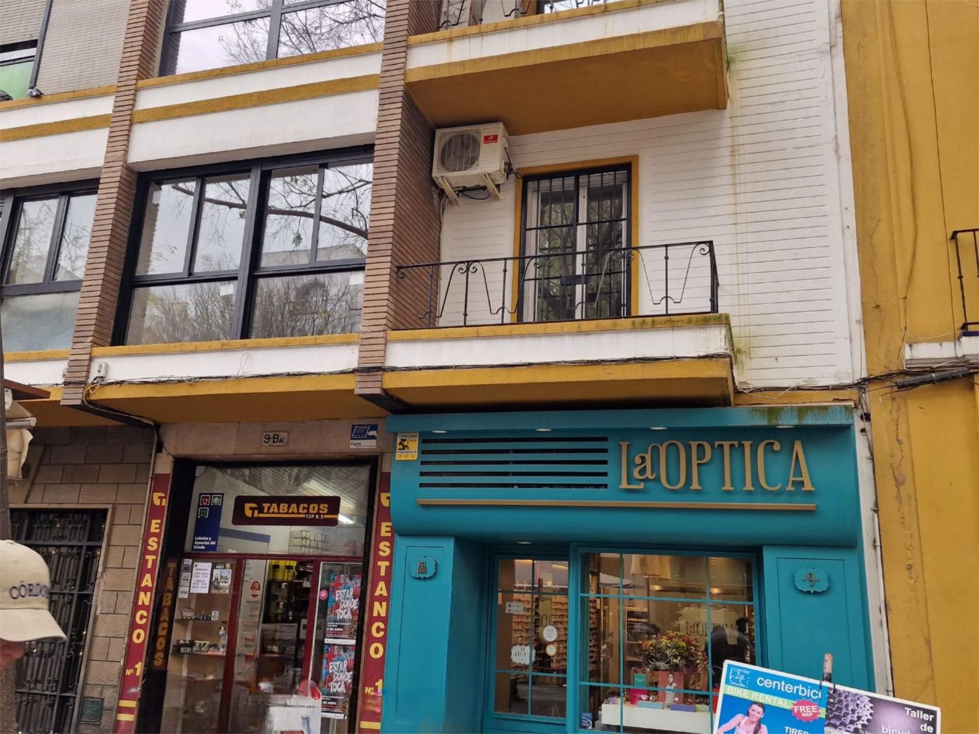 Exterior view of Flat to rent in  Sevilla Capital  with Air Conditioner, Parquet flooring and Washing machine