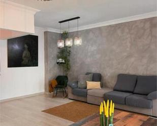 Sala d'estar de Apartament en venda en Granadilla de Abona amb Jardí privat, Traster i Moblat