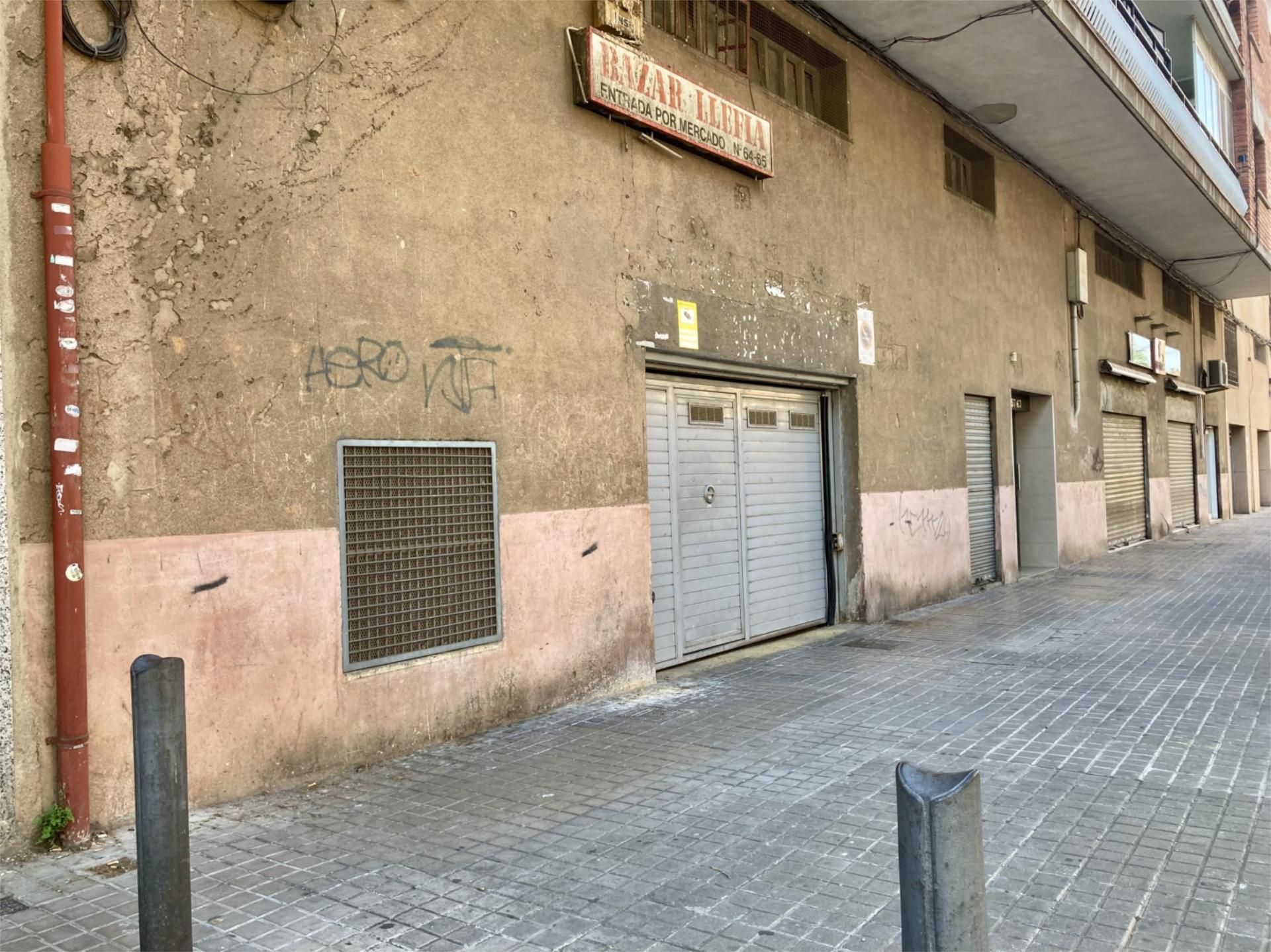 Vista exterior de Garatge en venda en Badalona