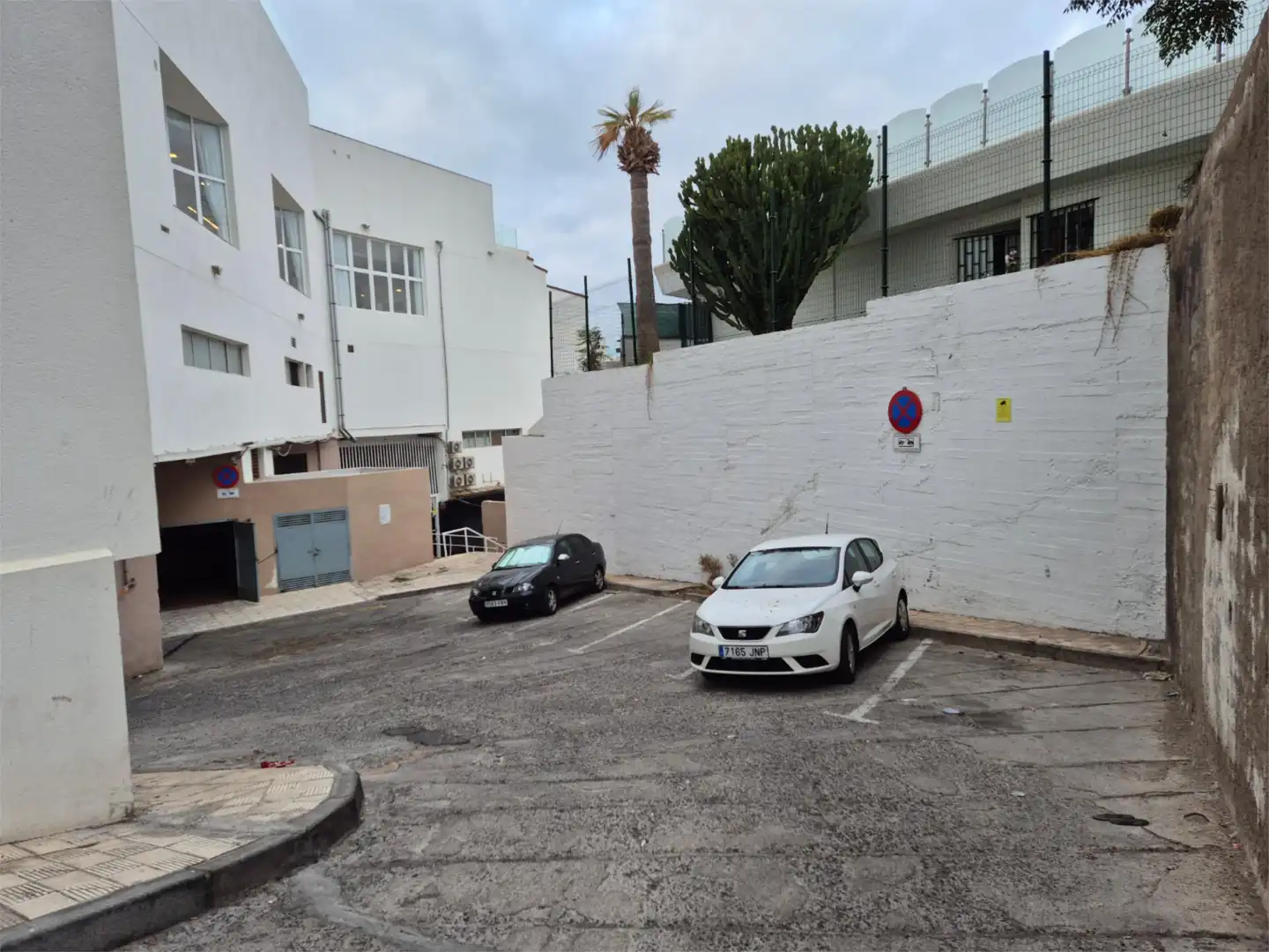 Commercial properties for rent in Lugar Urbanizacion San Eugenio, San Eugenio Bajo Parking of Commercial properties for rent in Adeje