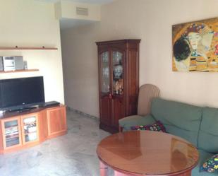 Sala d'estar de Pis de lloguer en  Córdoba Capital amb Aire condicionat i Balcó